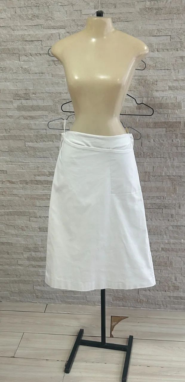 Saia midi Cori 42 Branca tipo lápis com lycra