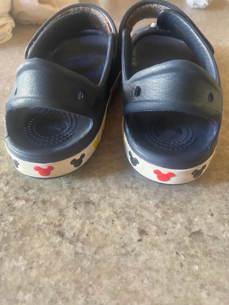 Crocs sandália , tamanho 33 .( J2)  pouco usado  - Foto 4