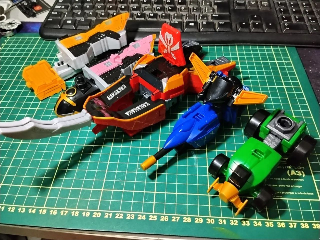 Megazord power ranger super megaforce gokaiger - Foto 3