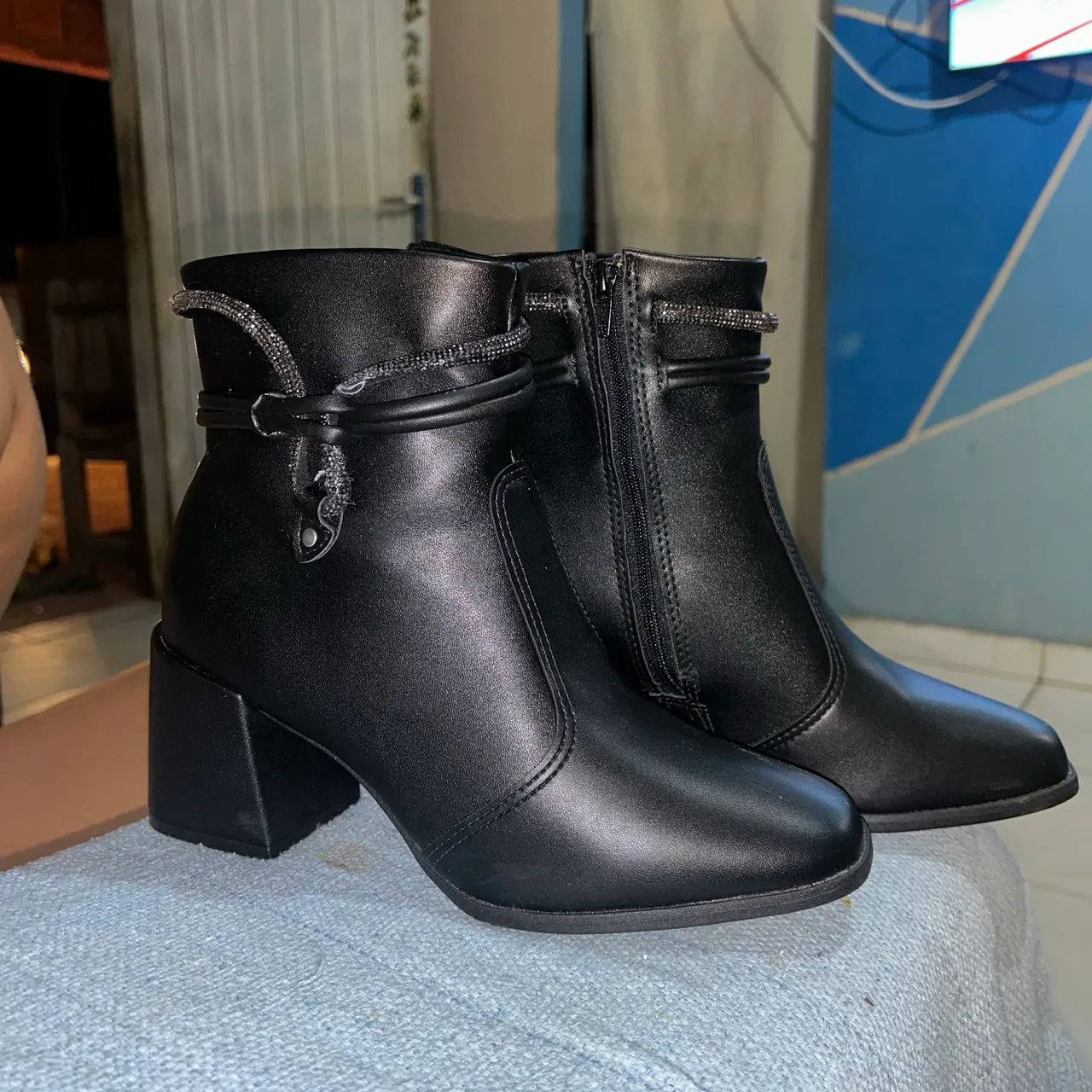 Bota da marca Moleca  - Foto 2