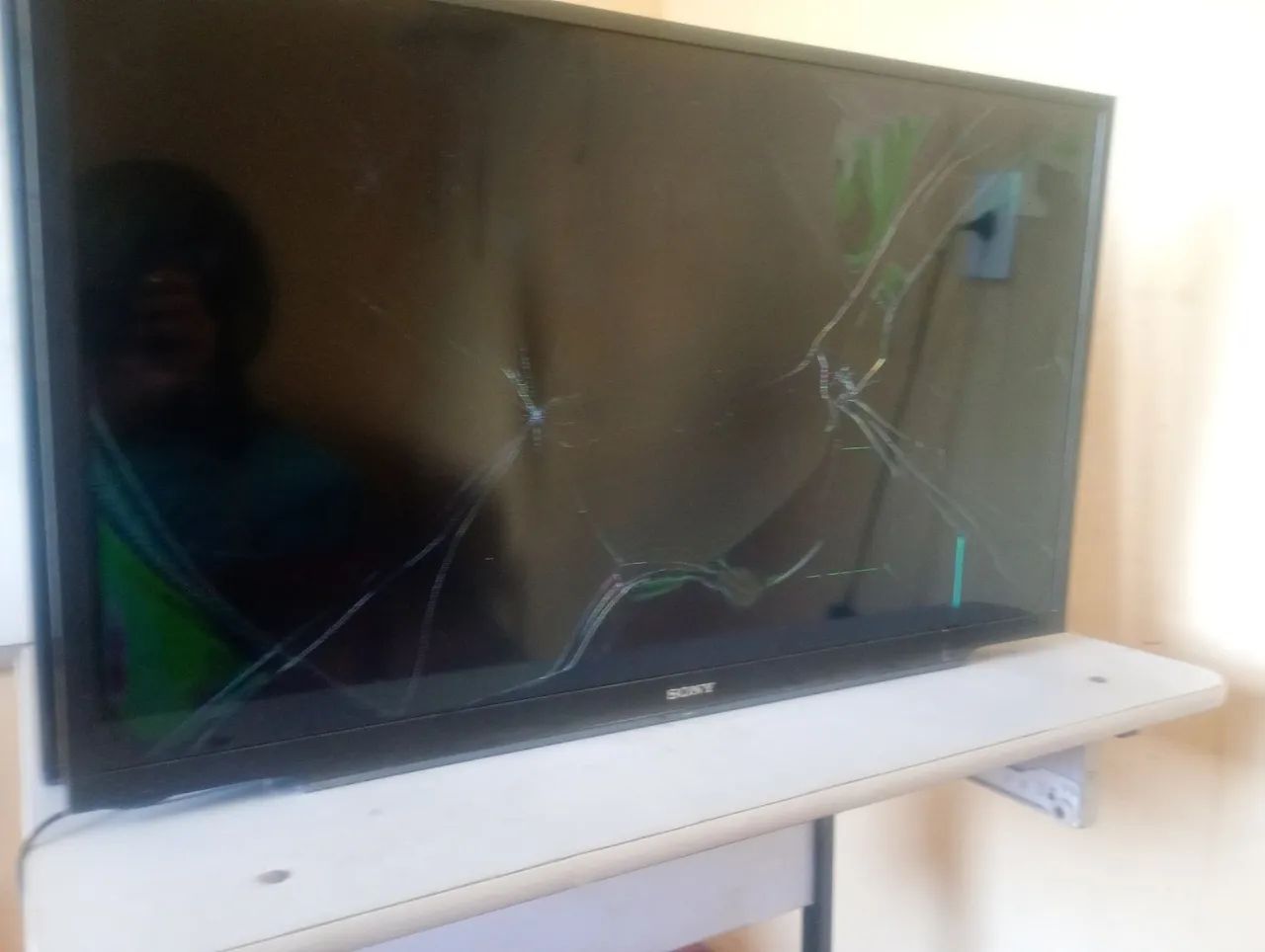 Tv 32 smart, tela quebrada  - Foto 2