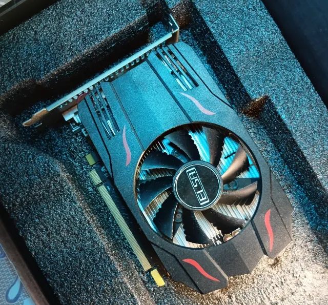 RX 550 4Gb - Rodando perfeitamente - Foto 3
