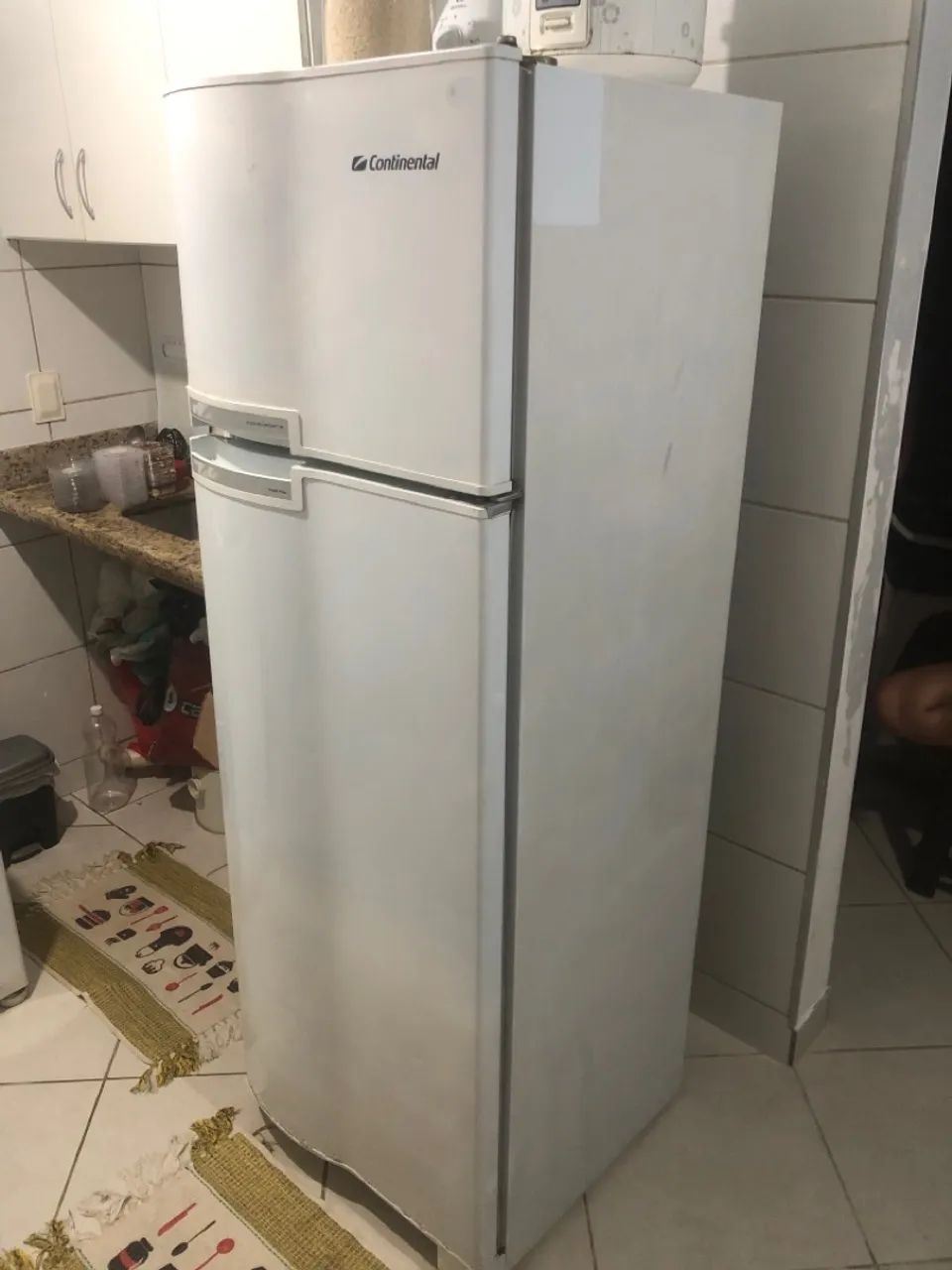 Geladeira continental com defeito 