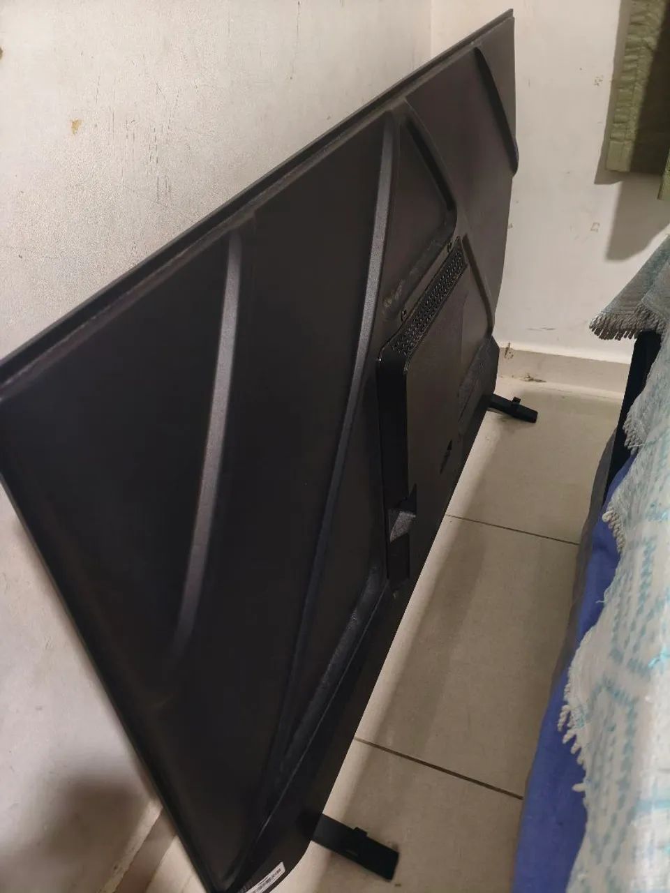 Vendo tv 55 polegadas Philco queimada 2 meses de usa tela na metade  - Foto 3