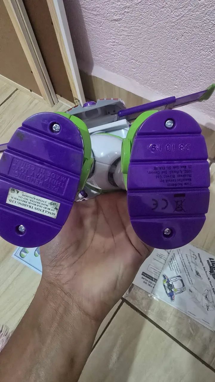 Buzz lightyear signature collection INGLÊS COM CERTIFICADO  - Foto 4