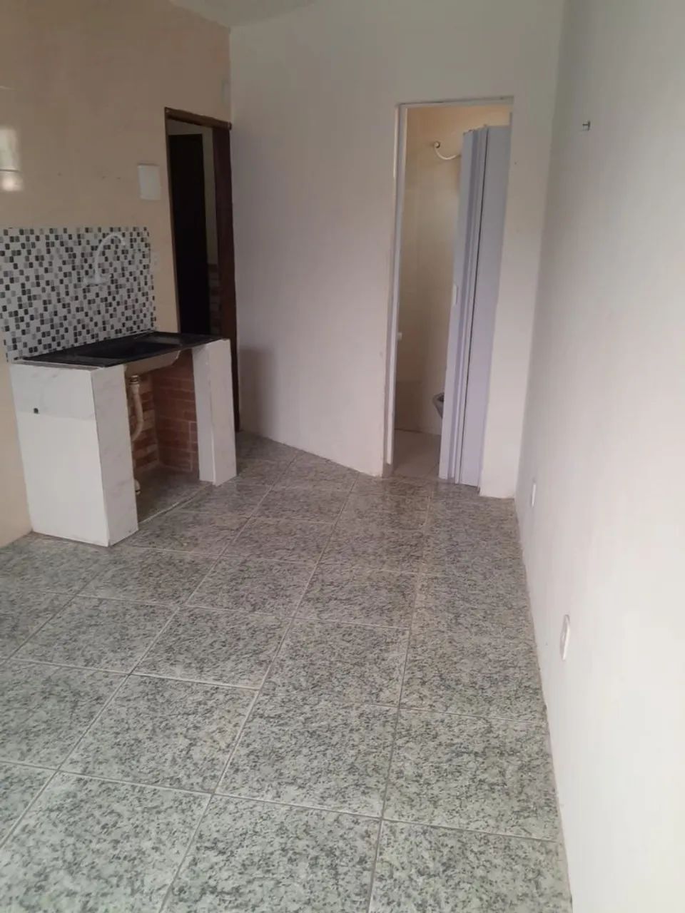 Vendo uma kitnet + loja 