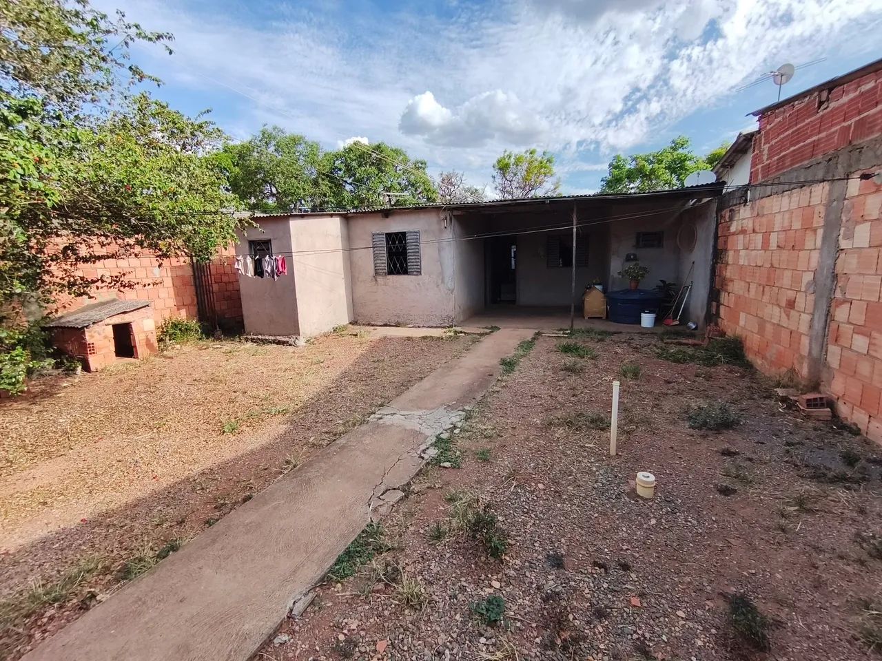 Vendo lote de 200m com barraco dentro  - Foto 2
