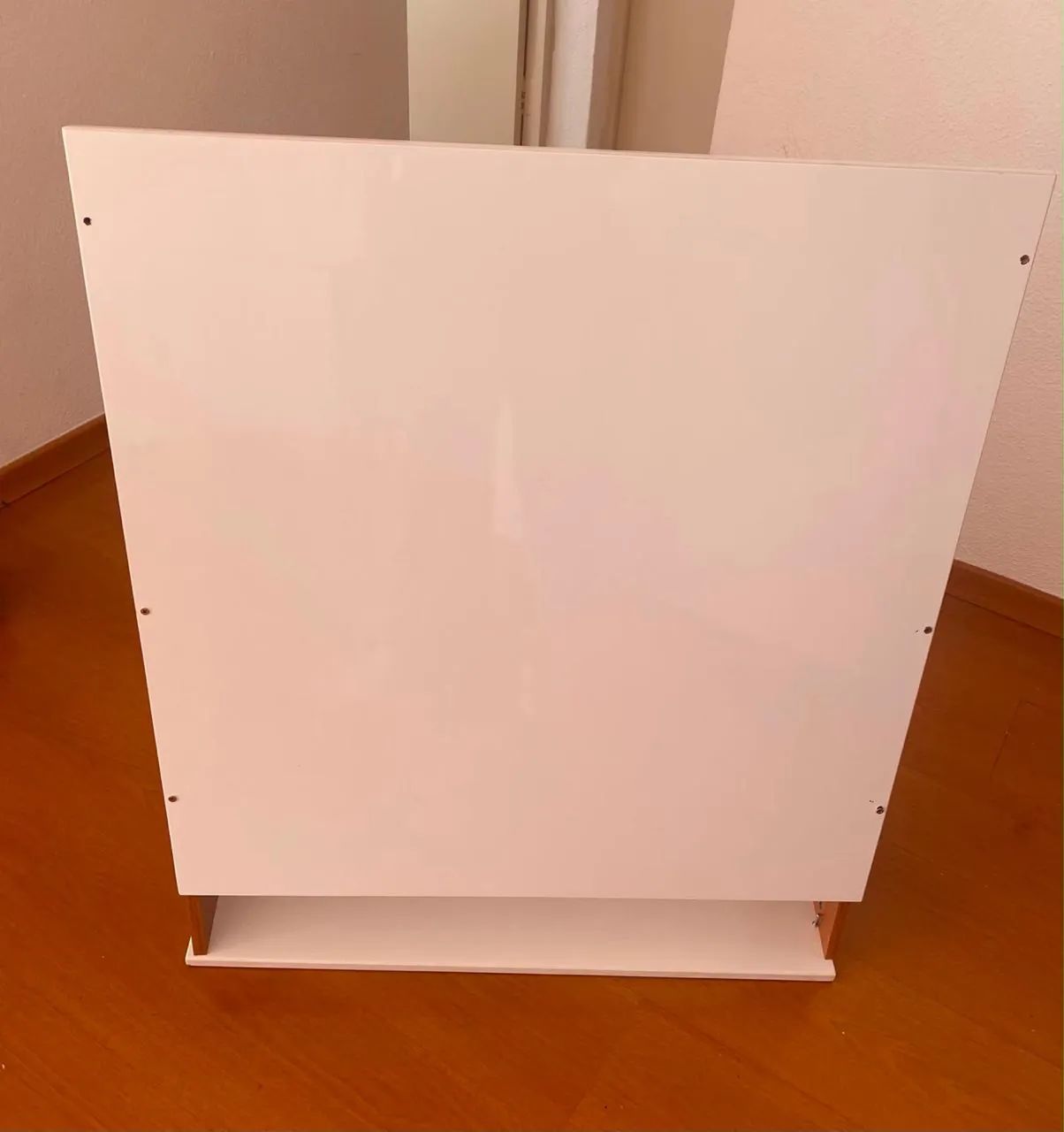 Lousa quadro. Branco com madeira.