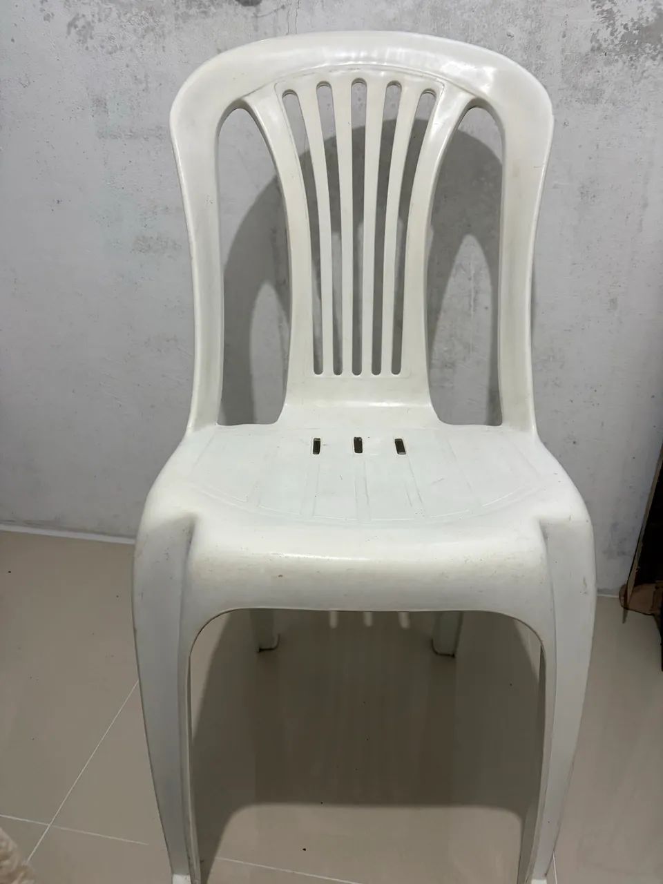 Cadeira plástica