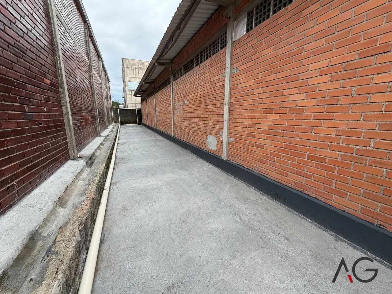 Galpão para aluguel possui 225 m² em Serraria - São José - SC - Foto 3