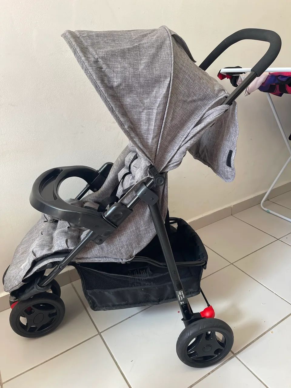 Carrinho de bebê + bebê conforto super conservado, 2 meses de uso - Foto 2