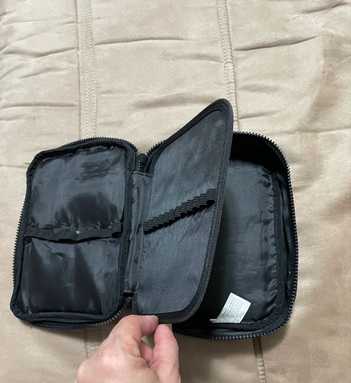 Estojo Box preto da Tilibra  - Foto 4