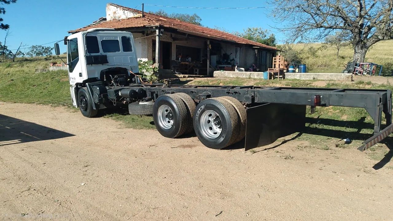 Iveco 320 - Foto 4