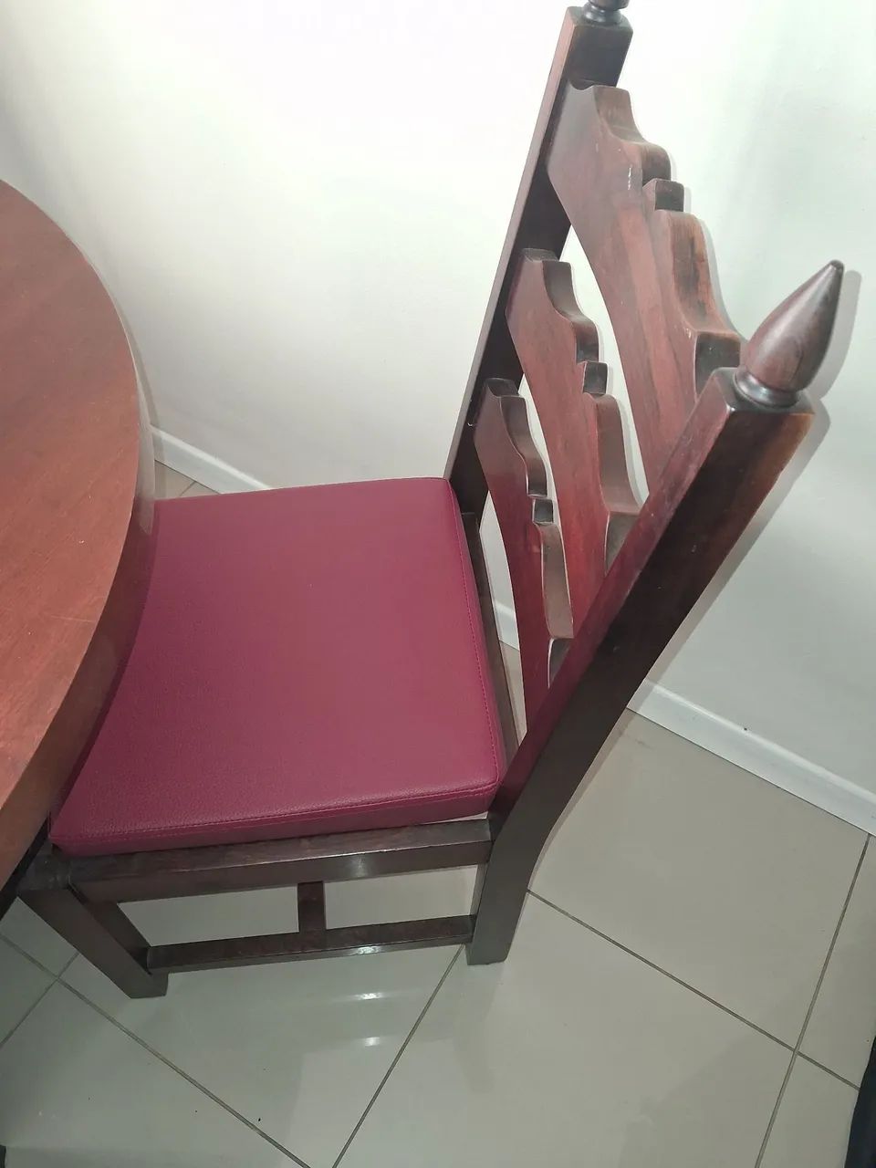 Mesa Jantar Imbuia Maciça com 4 cadeiras  - Foto 4