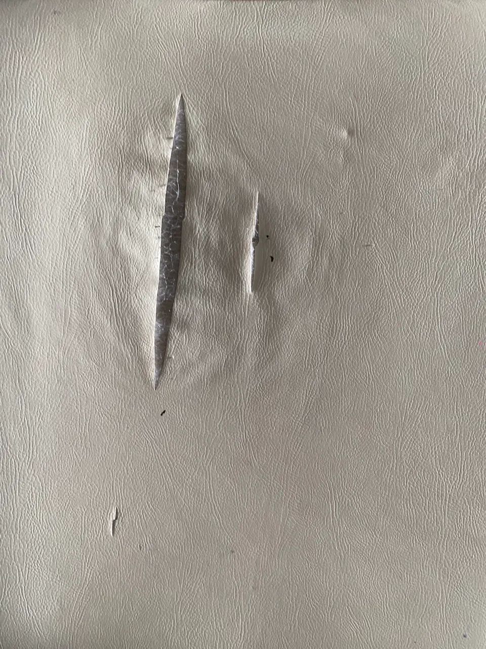 Mesa 1,40x80 e 4 cadeiras em madeira maciça - Etna - Foto 3