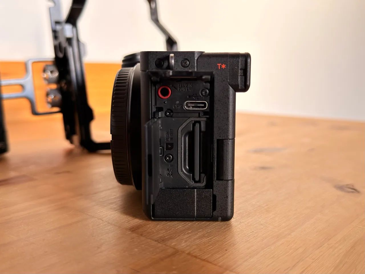 Camera Sony A6700 + Handle e Cage Smallrig - Foto 5