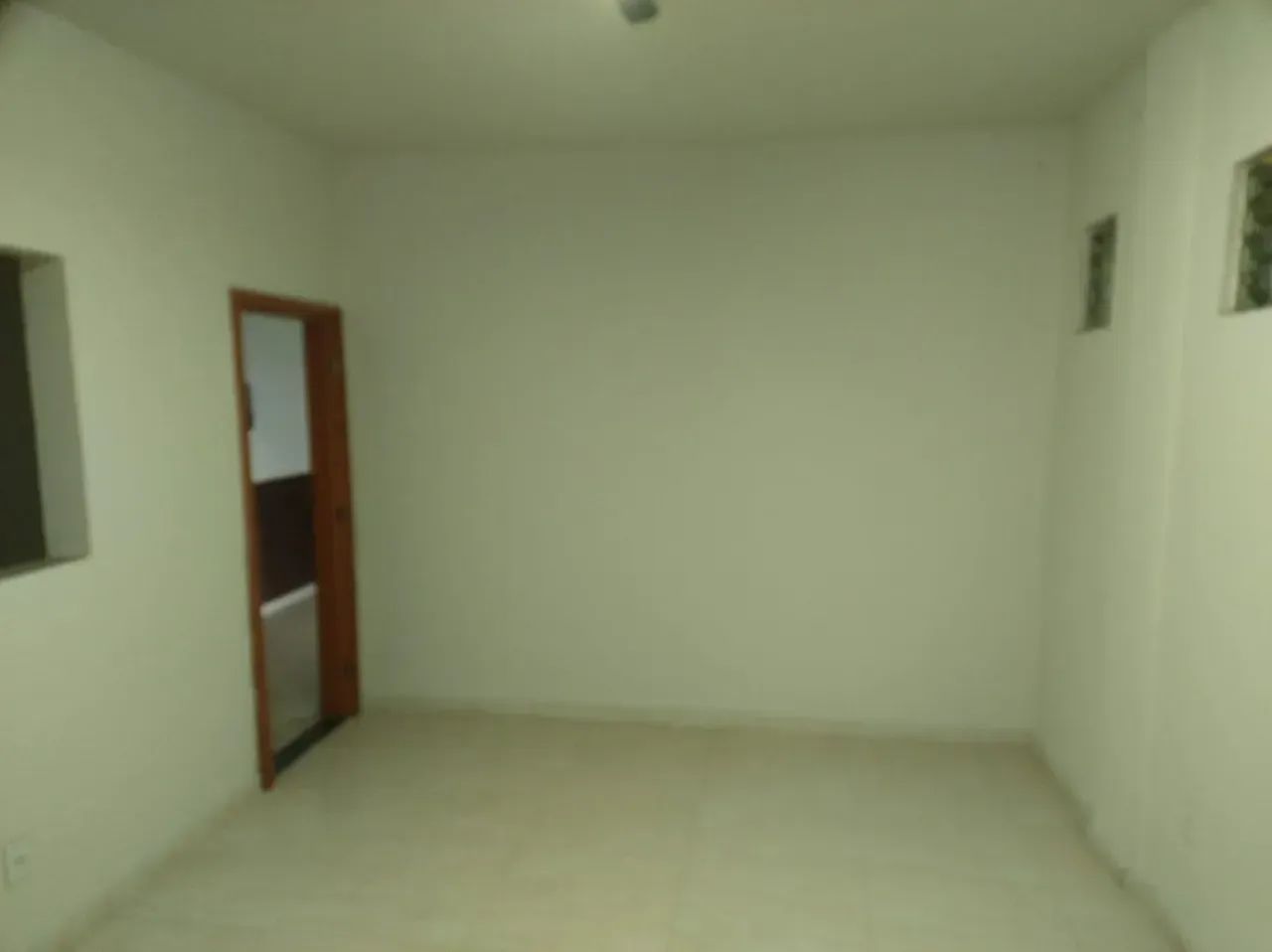Praça 14 / Galpão / 1.200m2 / 9 8 2 2 3 8 9. 7 3 - Foto 5