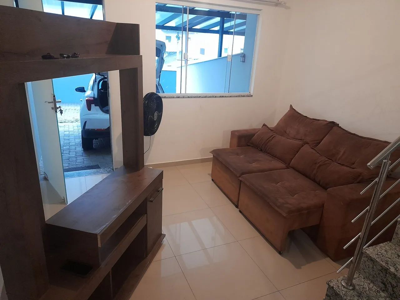 Sofá 3 lugares retrátil e estante - Foto 3