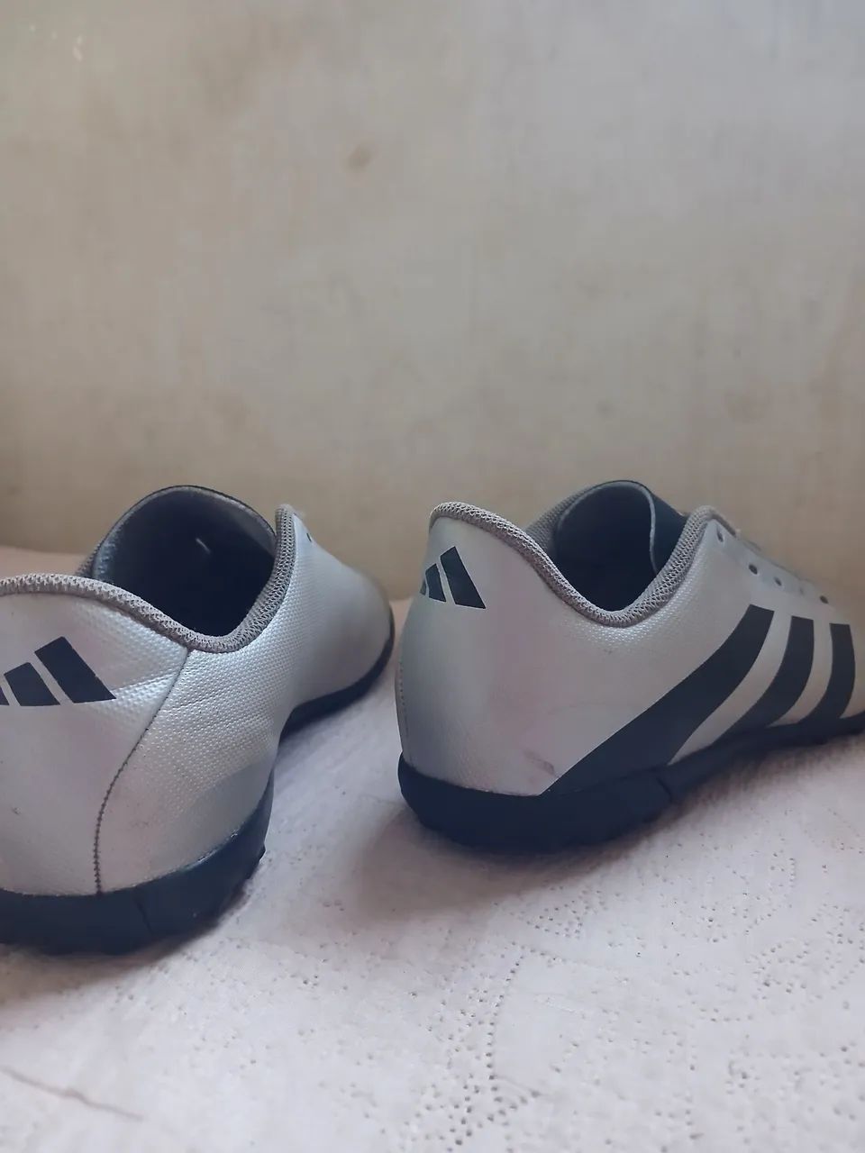 Chuteira original da adidas cinza tamanho 35 - Calçados Esportivos