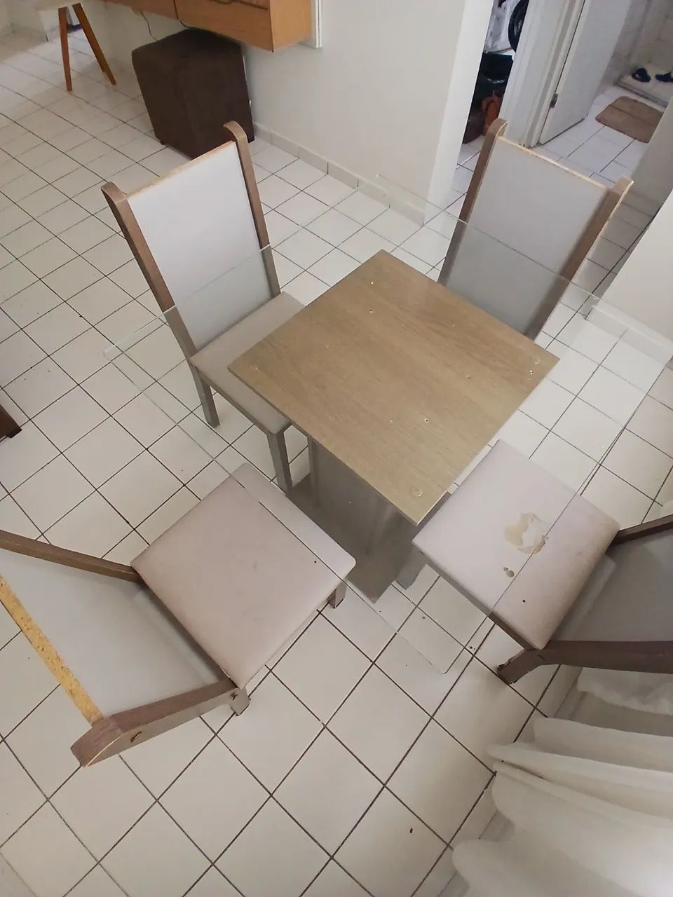 Mesa 4 cadeiras