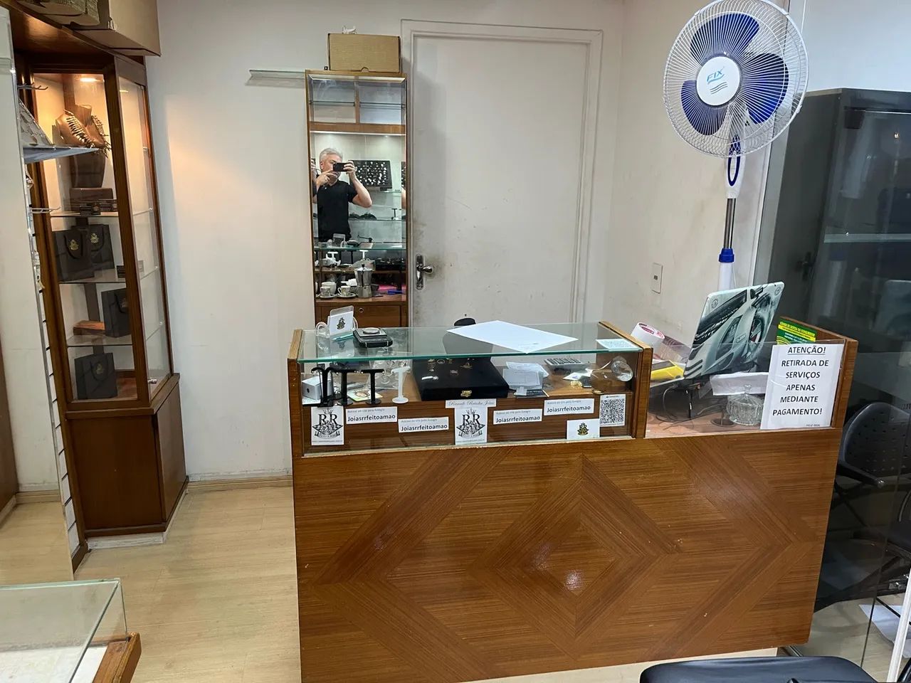 Vendo uma linda vitrine - Foto 4