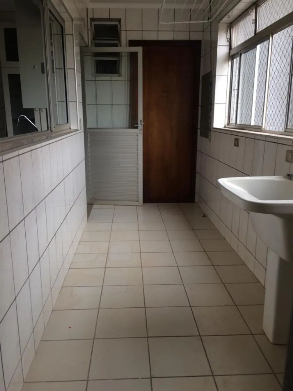 APARTAMENTO COM ÓTIMA LOCALIZAÇÃO NA ZONA 07  - Foto 5