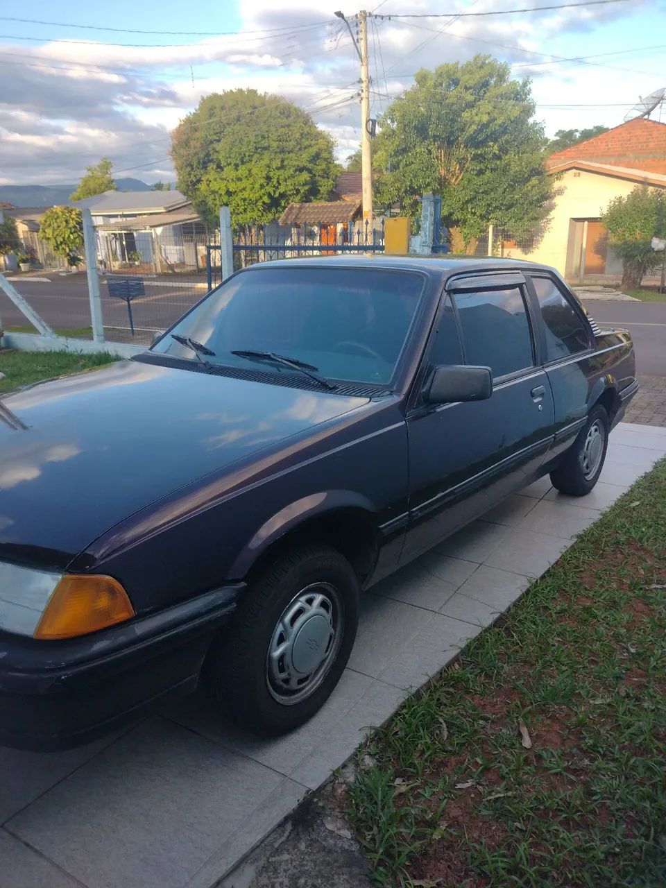 Chevrolet Monza Monza GL 1.8 EFI/ SL/ L/ 650/Barc. 2e4p 1992