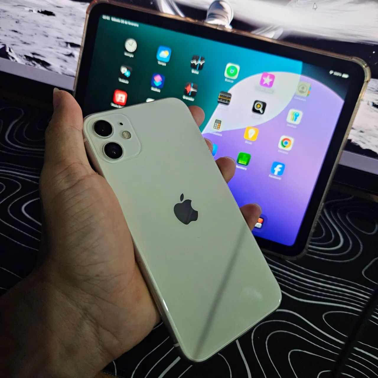 iPhone 11 64GB Branco - Bateria 100% - Celulares e Smartphones
