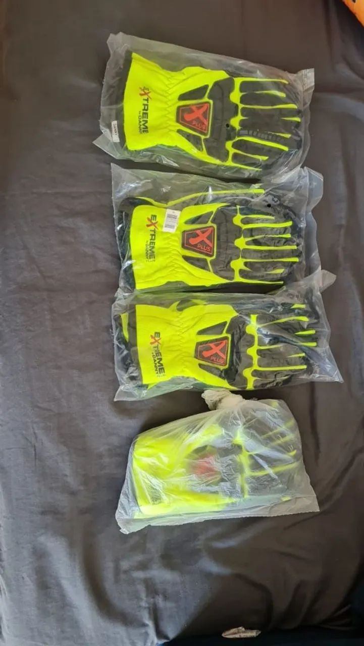 Luvas Xtreme. Vendo 4 pares a 250$ cada.