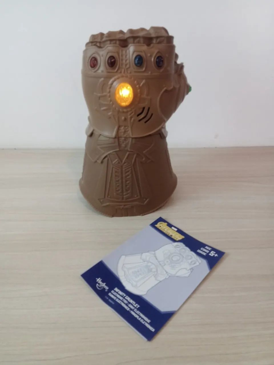 Manopla Thanos com Luz e Som Original