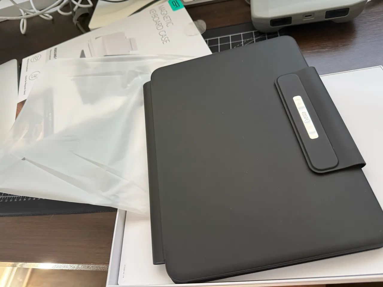 TECLADO PARA IPAD AIR ESR MESMO NIVEL DO APPLE - Foto 3