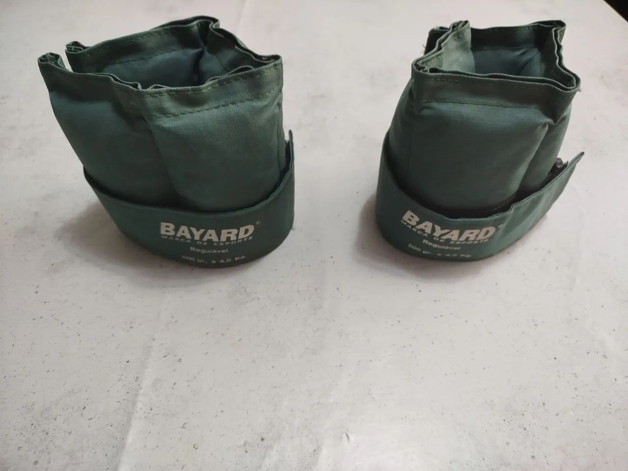 Par de Caneleiras / Tornozeleiras - 4 kg cada - Foto 2