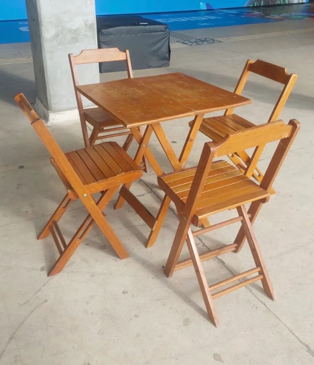 Aluguel de mesa e cadeira de madeira (jogo de mesa) - Foto 3