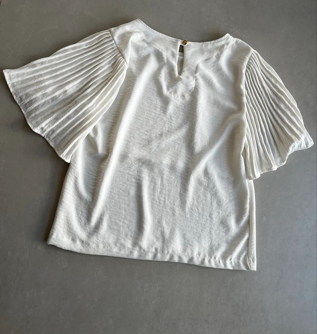 Blusa com mangas plisadas off white- P - Foto 2
