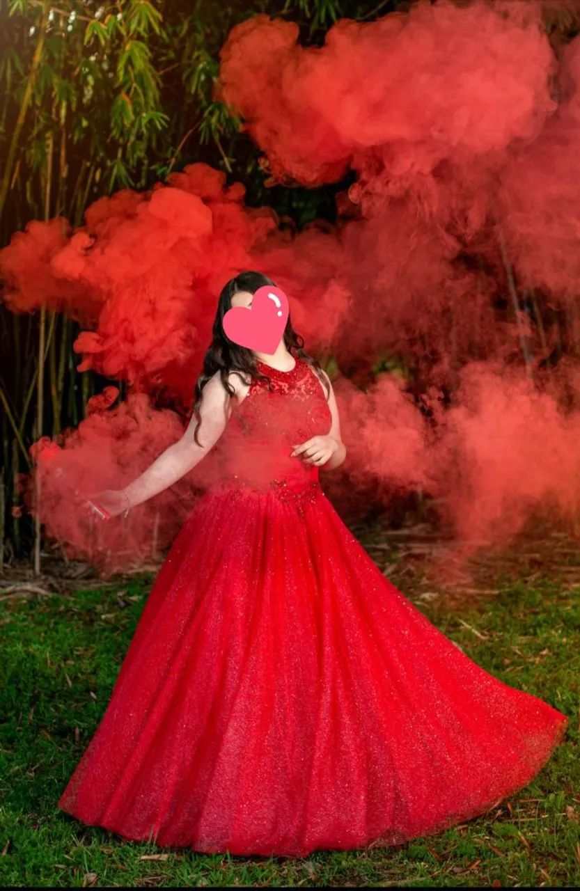 VESTIDO DEBUTANTE VERMELHO BORDADO ?VENDO SOMENTE PELO APP