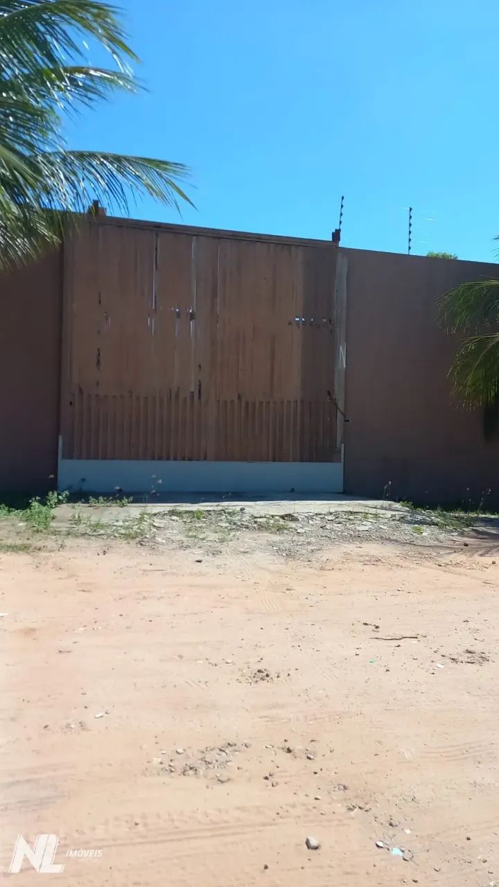 Galpão com 2.000m² Próximo à BR-101  Pé-Direito Alto e Espaço para Carretas - Foto 3