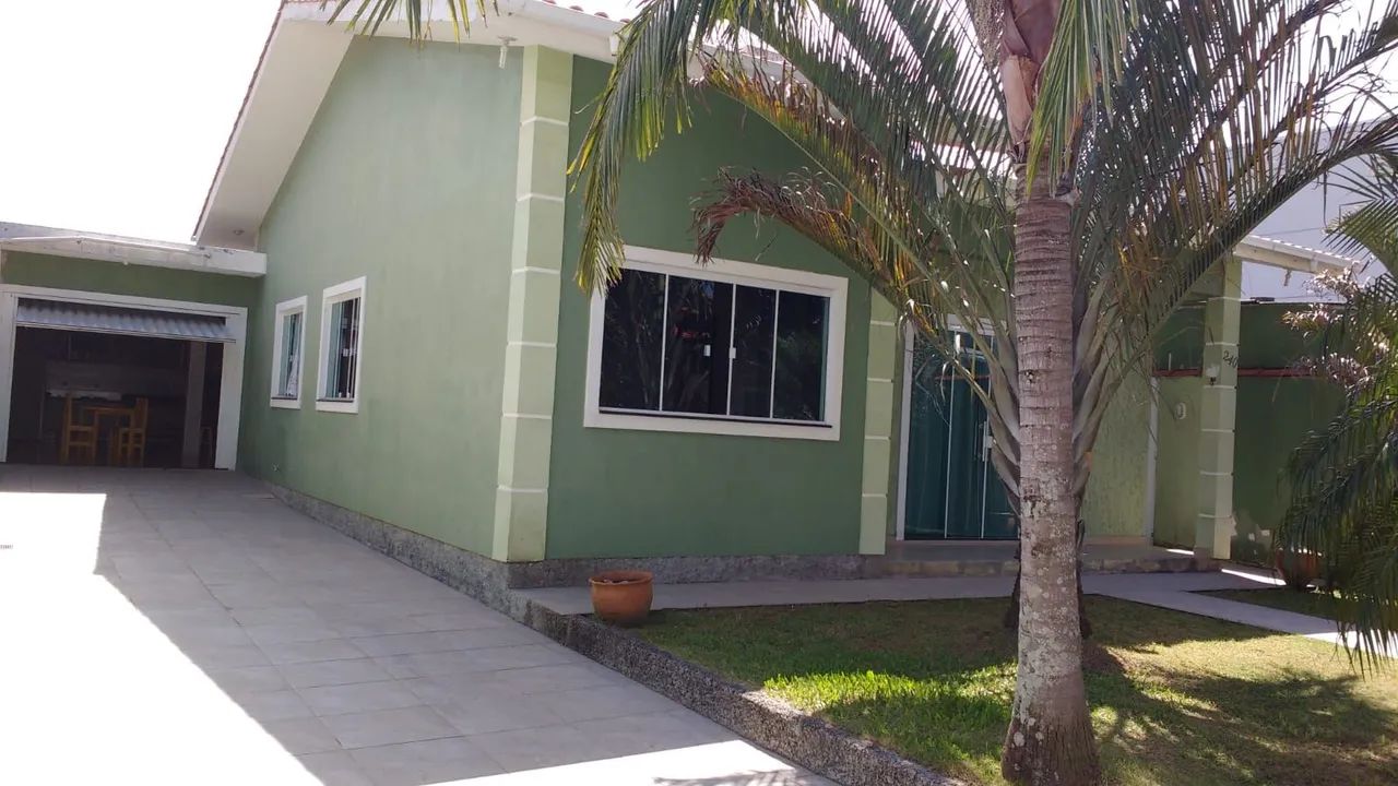 Casa 3 quartos com suíte, piscina e área gourmet à venda