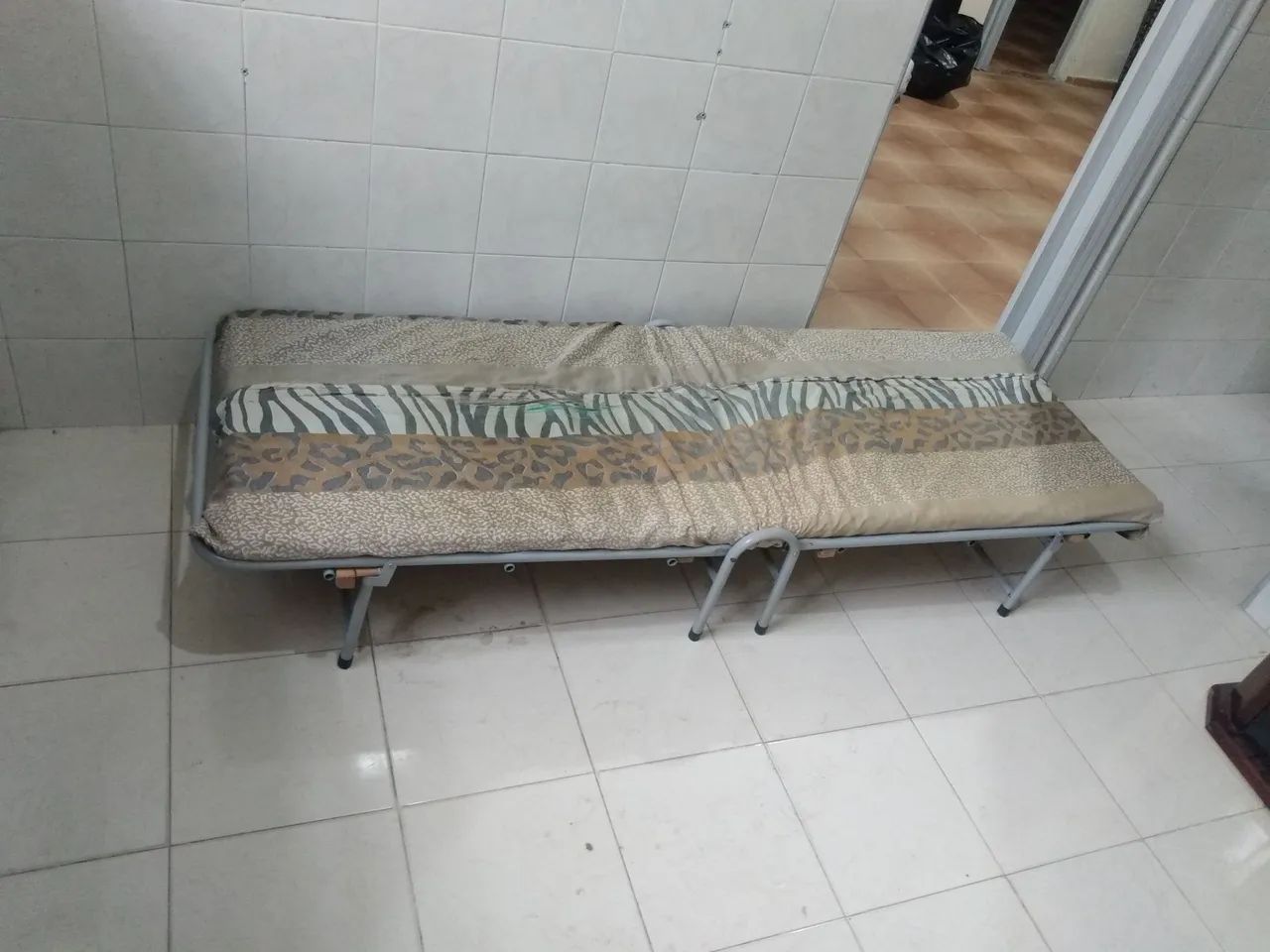 Cama de ferro dobrável  - Foto 3