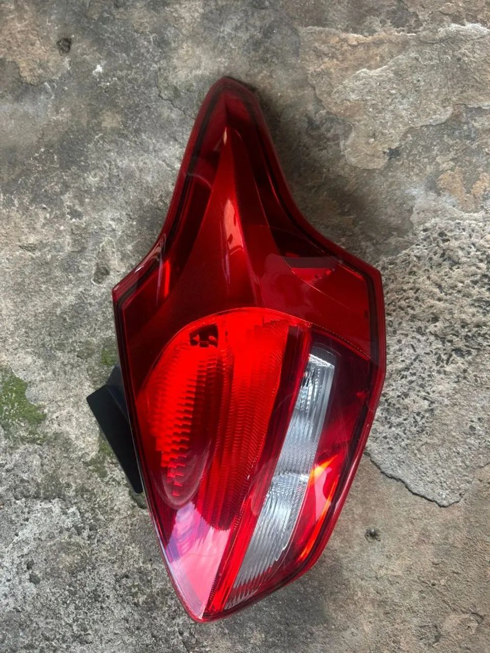 Lanterna ford focus titanium hatch LD (não é led) - Foto 5