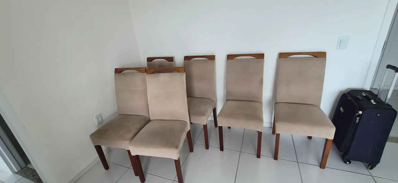 06 Cadeiras de jantar estofadas