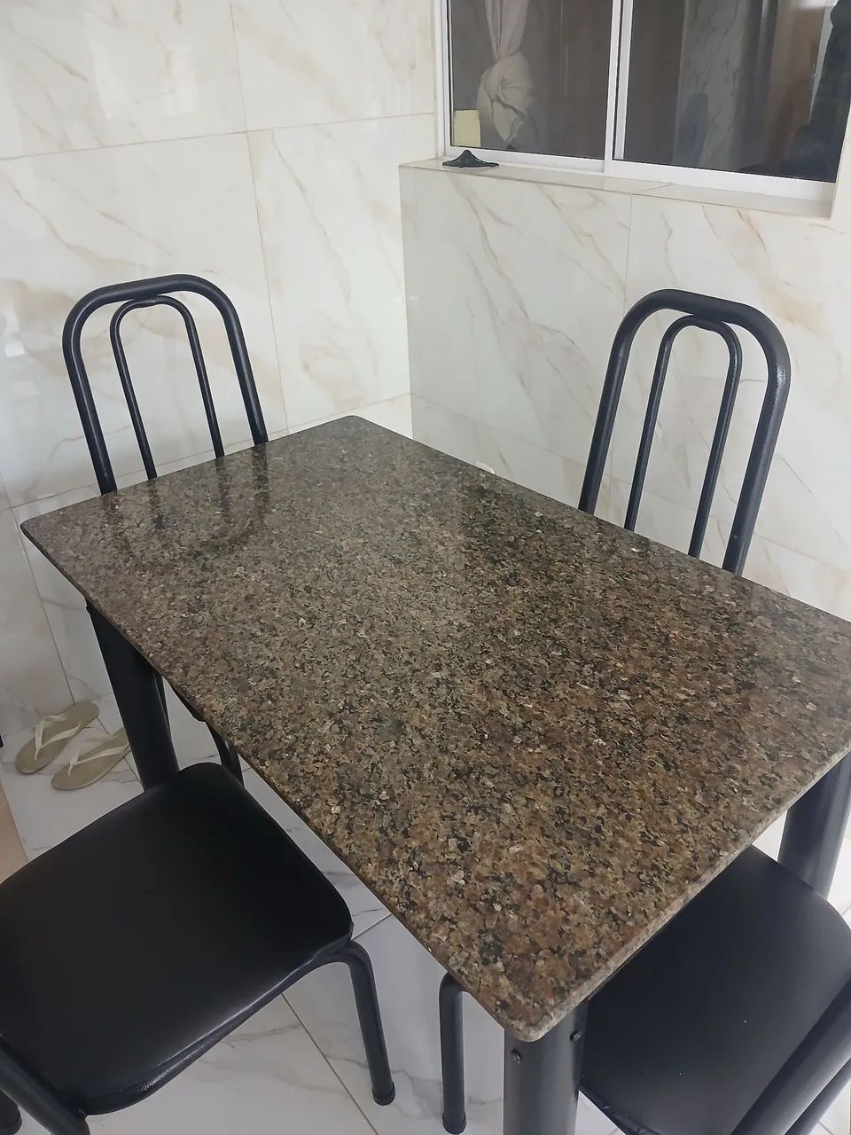 Mesa de granito com 4 cadeiras - Foto 2