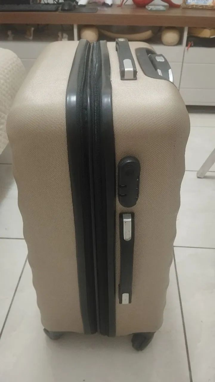 Mala de viagem rígida super conservada  - Foto 5