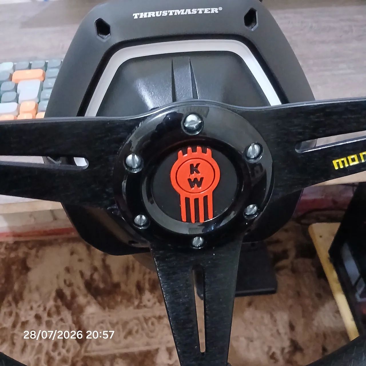 Volante Thrustmaster T128 com aro momo 350mm - Foto 2