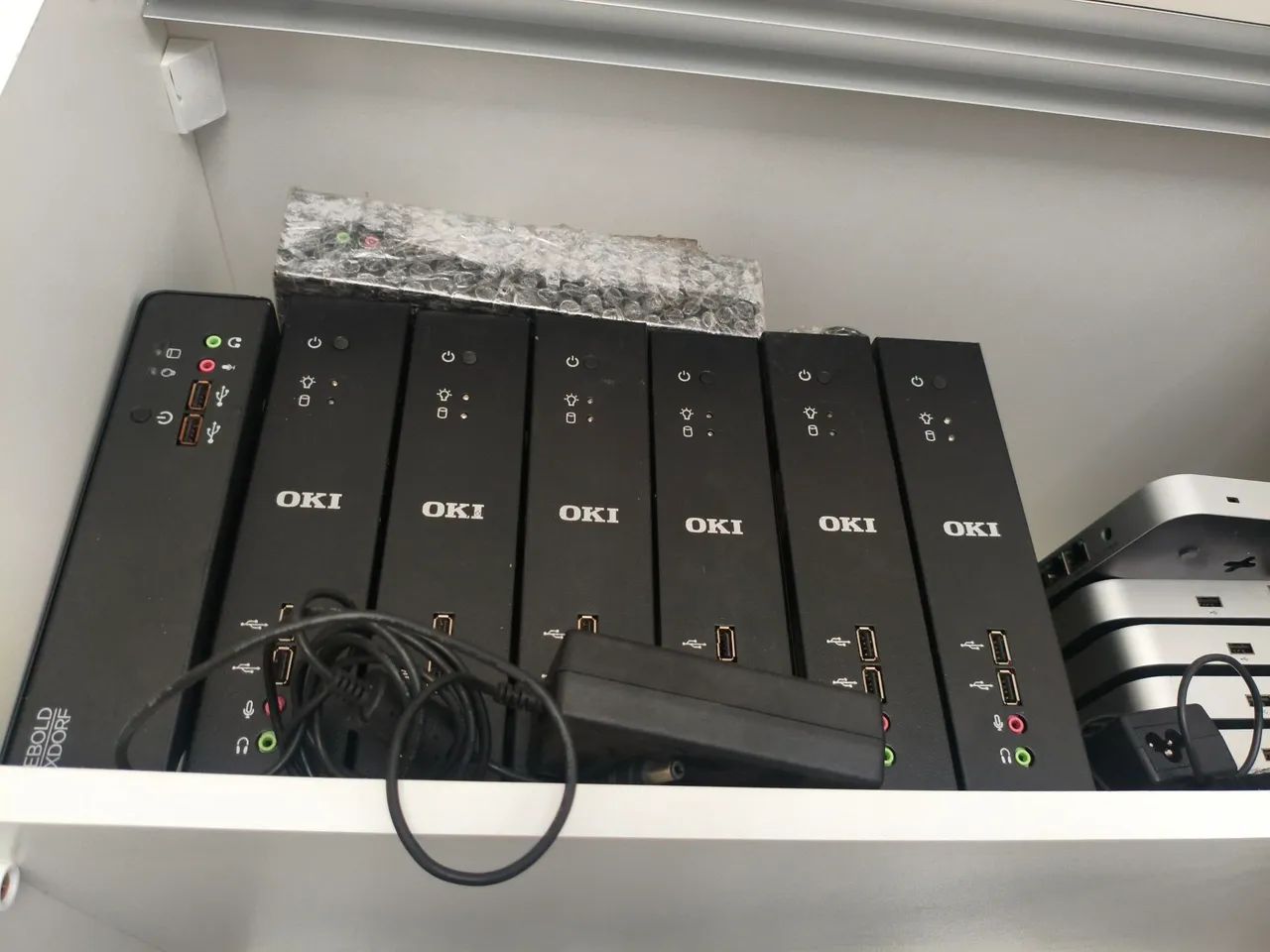 CPU OKI Atlom 4GB RAM HD 500 GB