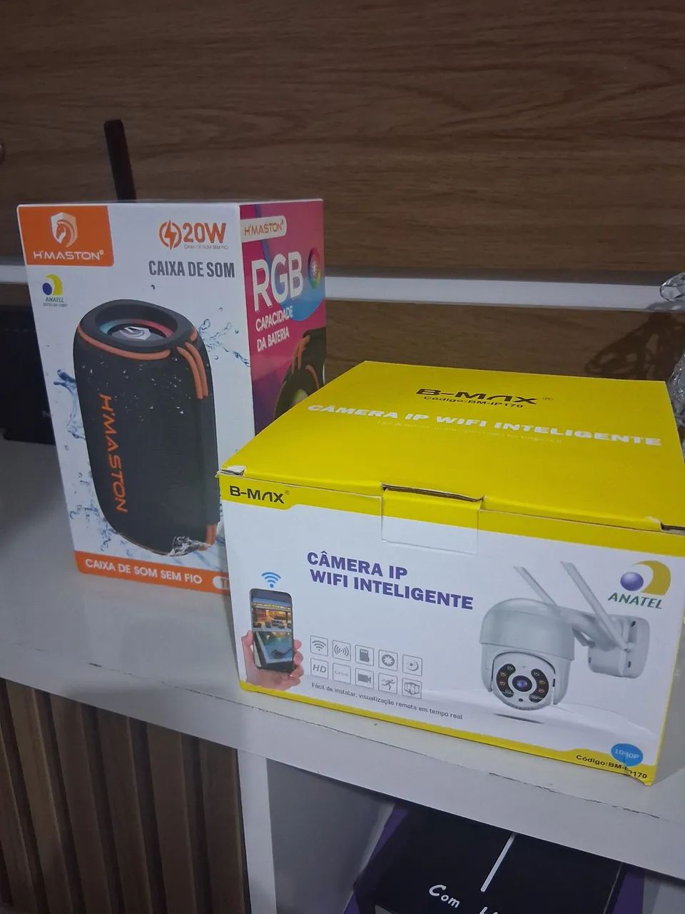 Vendo caixa de som e câmera novos