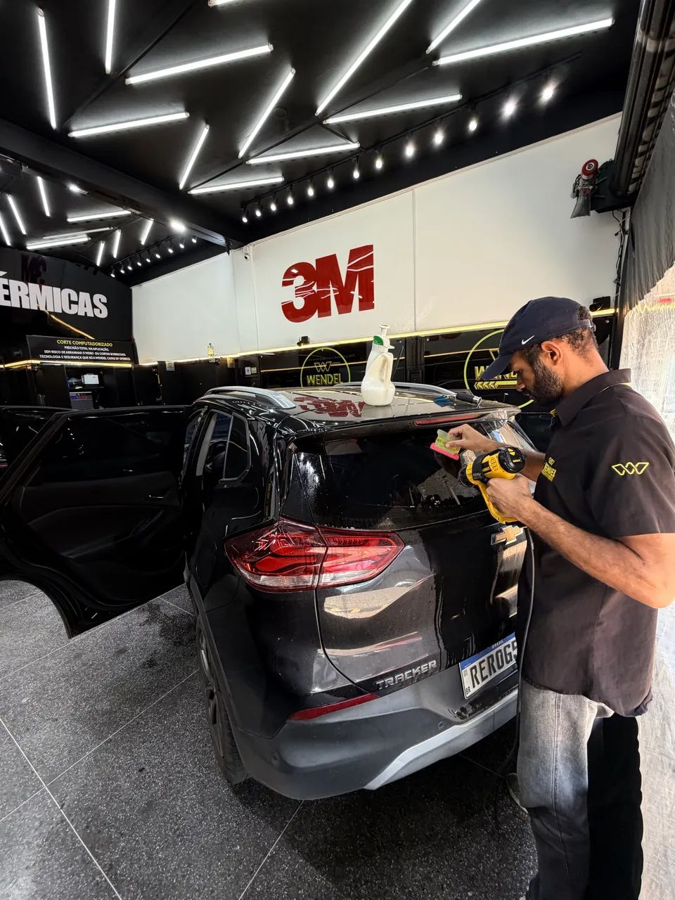 Contratamos Aplicador de Películas Automotivas