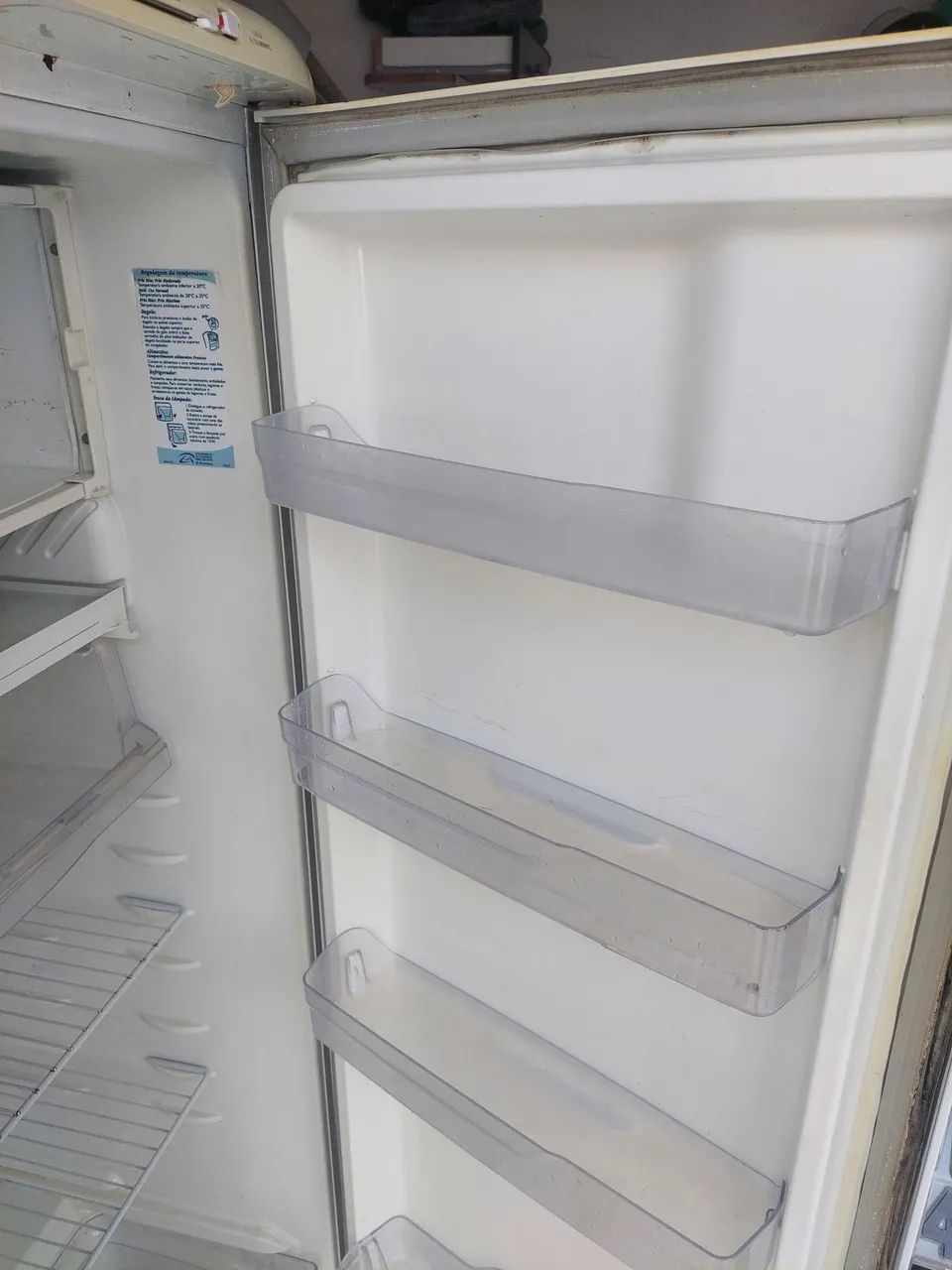 Vendo,geladeira funcionando normal  - Foto 4