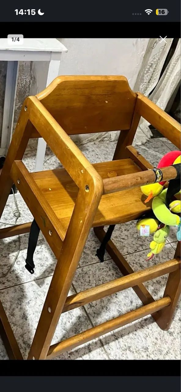 Cadeira de alimentação infantil