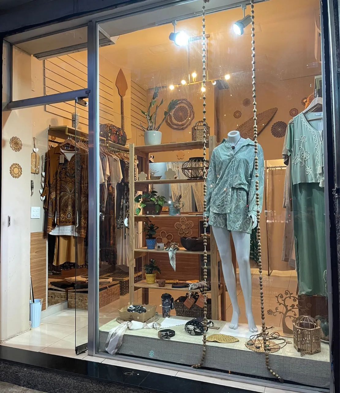 Passo ponto de loja de roupas femininas - Savassi - Foto 2