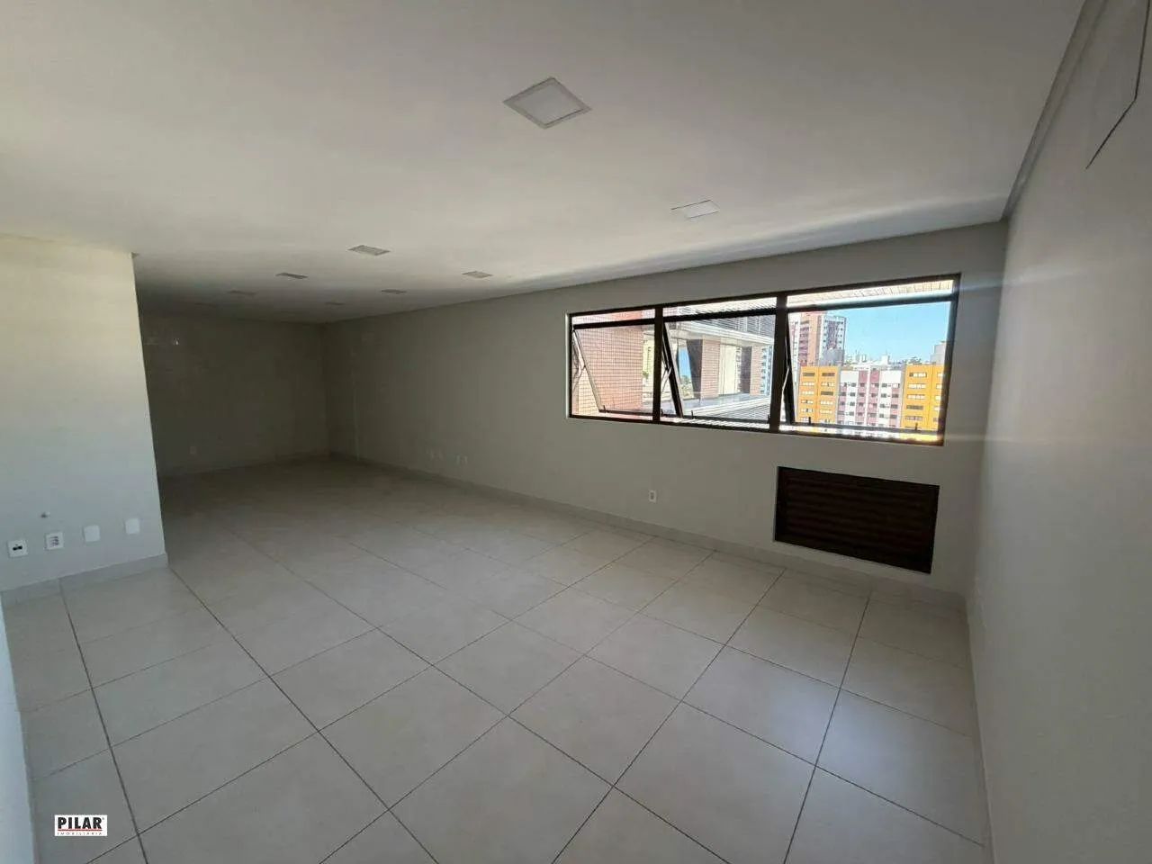 Sala comercial aérea para locação no centro de Criciúma - Foto 4